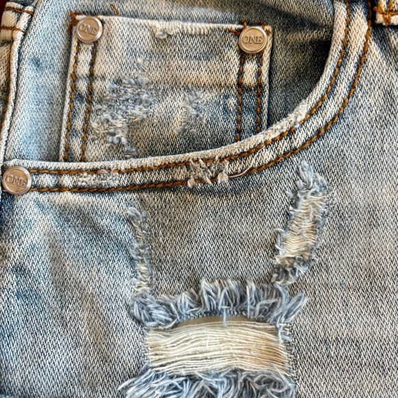 ONE TEASPOON Low-Waisted Bandit Denim Shorts (color Hendrixe) - Picture 6 of 16